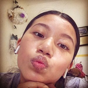 Meet your Posher, Evelin